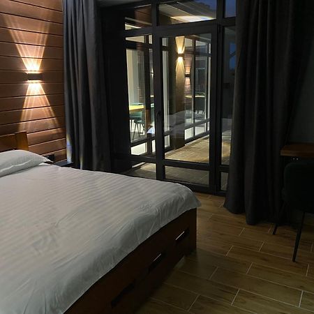 Маєток На Озерах Villa Ispas Exterior photo